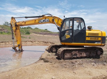JS 140 Excavator